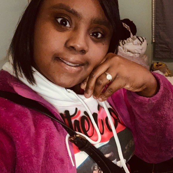 tangielewis244